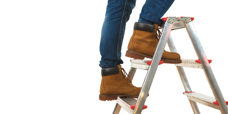 Read more about the article Wrong ways to use a ladder that may lead to injuries!